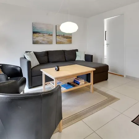 Leilighet Ennike - 2-3km From The Sea By Interhome